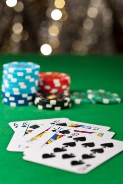 gowin 123 mobile app showing live Sic Bo table with betting layout and game information