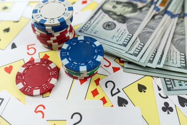 gowin 123 mobile app showing PMPL Indonesia match and live blackjack table side-by-side